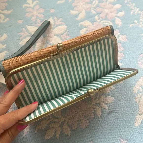 NWT *Simply Noelle* Trifold Weave Snap Clutch Wallet Wristlet - Picture 1 of 10